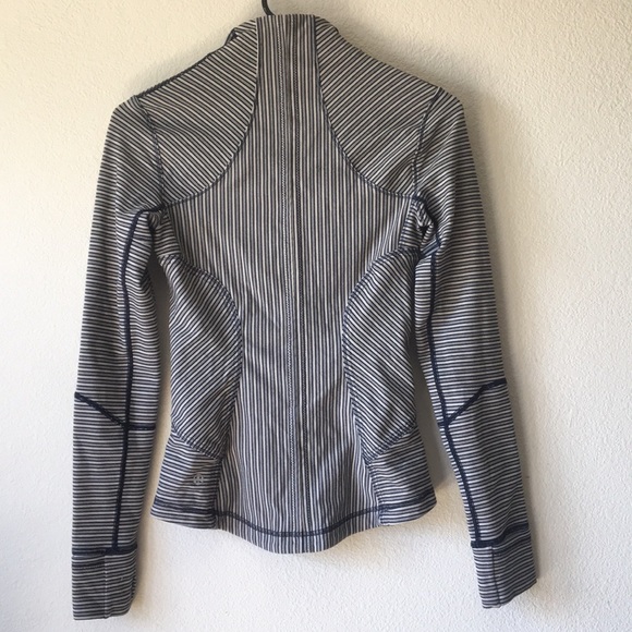 Lululemon Forme II Cream & Navy Stripe Jacket - Picture 7 of 8